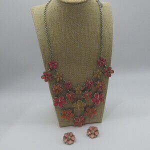 Liz Claiborne Flower Necklace